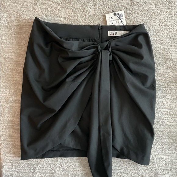 Zara Dresses & Skirts - BLACK ZARA SKIRT RIBBON